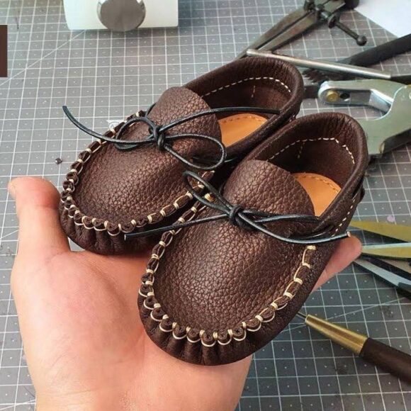 Выкройка детские мокасины из кожи